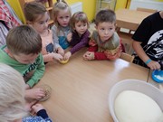 Pečeme ve školce - od zrníčka po rohlík